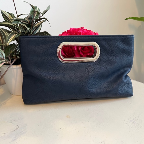 Navy Purse - Picture 3 of 7